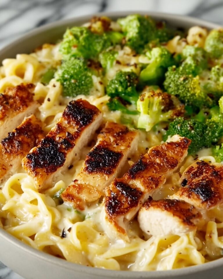 Creamy Chicken and Broccoli Alfredo Fettuccine Recipe